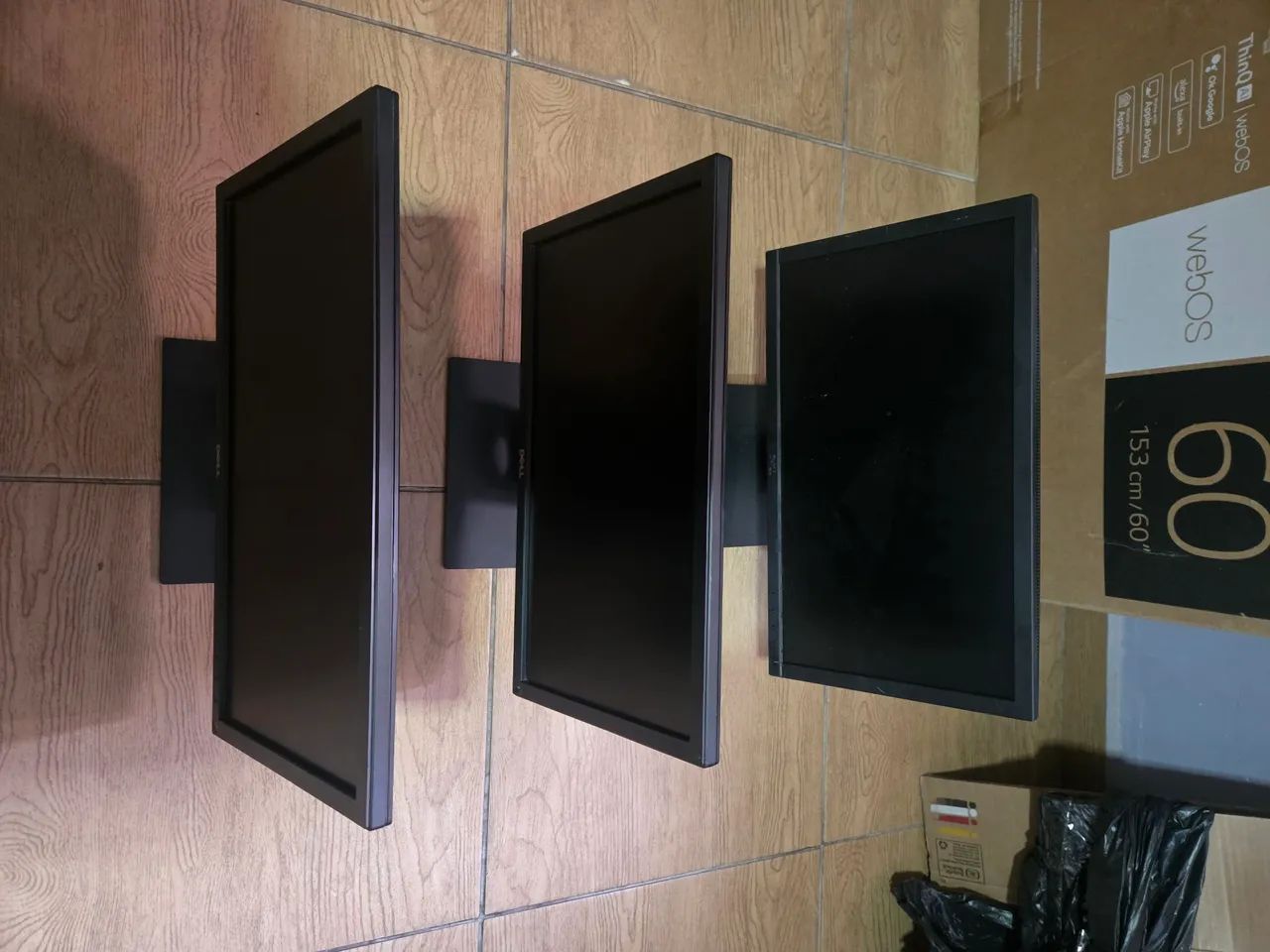 250 cada. 3 Monitores Dell 19/20 polegadas, saídas displayport e vga. - Foto 3