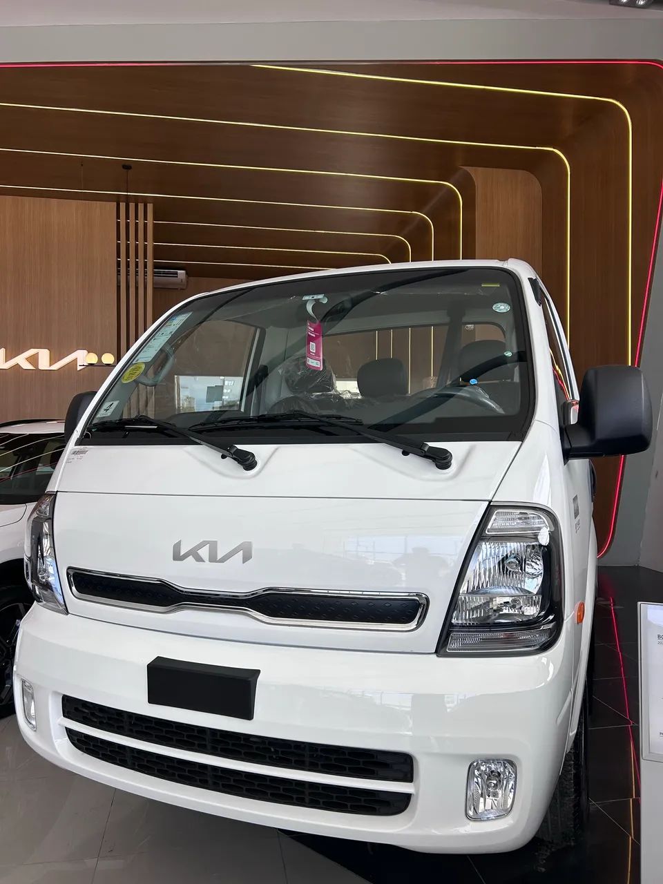 Kia Bongo 2027 4x4 - Foto 4