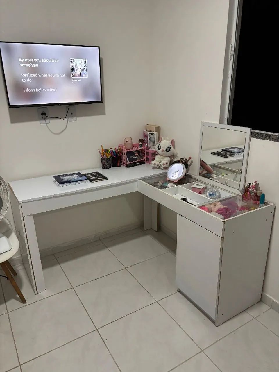 Escrivaninha e penteadeira  - Foto 3