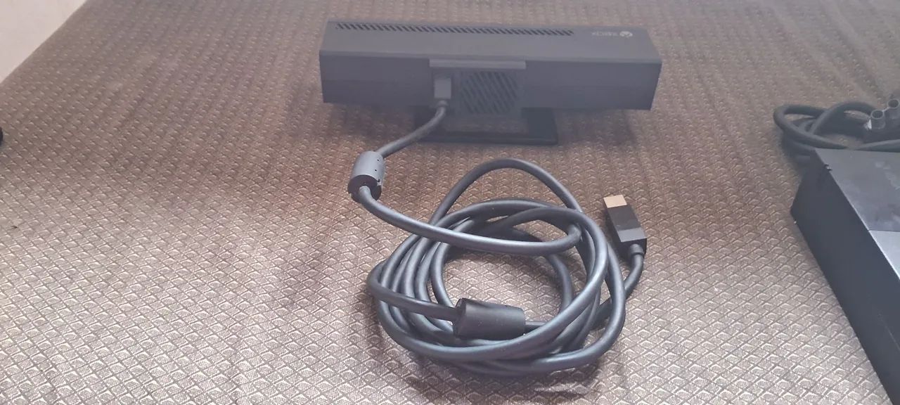 Kit xbox one com 5 fontes e um Kinect  - Foto 2