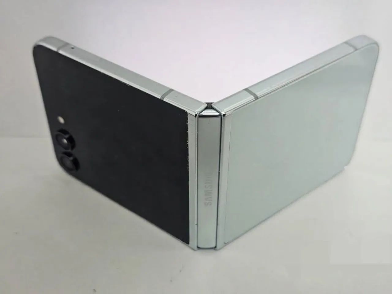 Samsung galaxy Z- FLIP 5 / 5G / 512GB - Foto 3