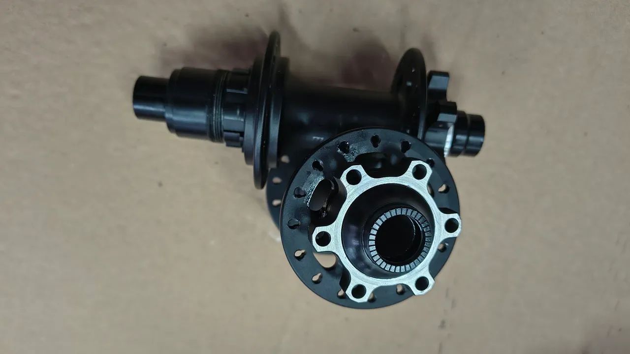 Cubos rolamento boost quest 32f XD sram novo - Foto 4