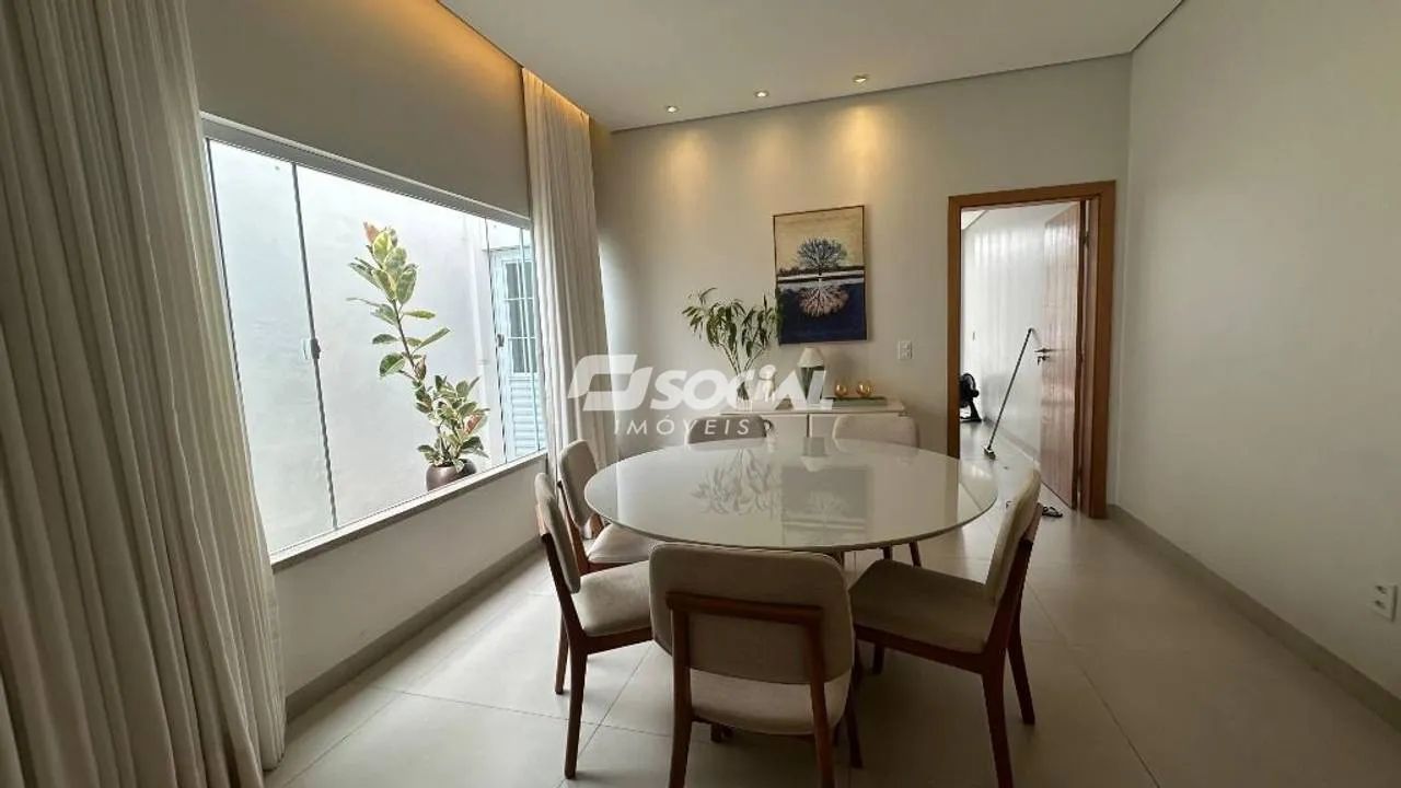 Excelente casa em condomínio fechado com 04 quartos - Foto 4