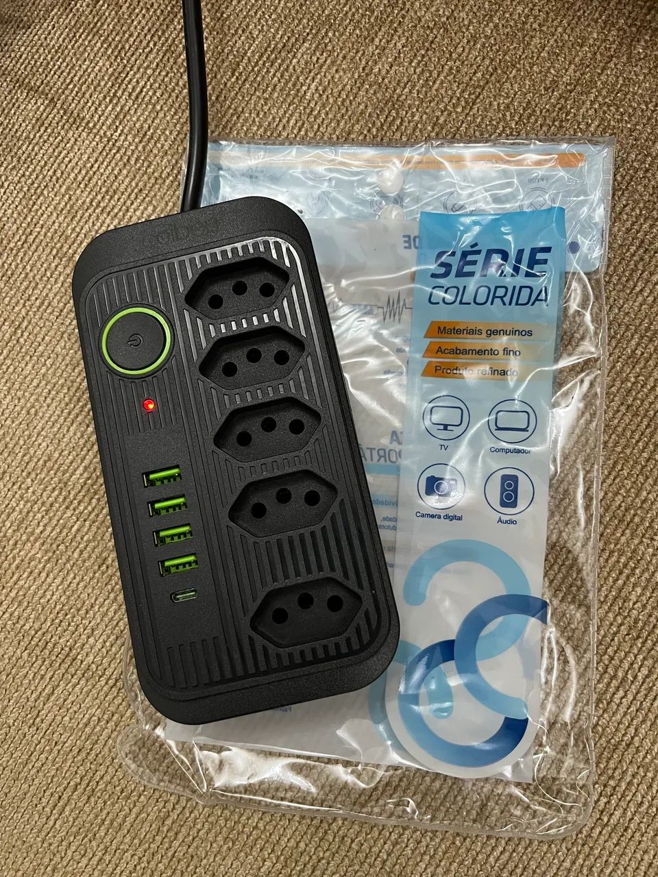Extensão c/ 5 Tomadas + 4 Portas USB + 1 Tipo-C - Nova