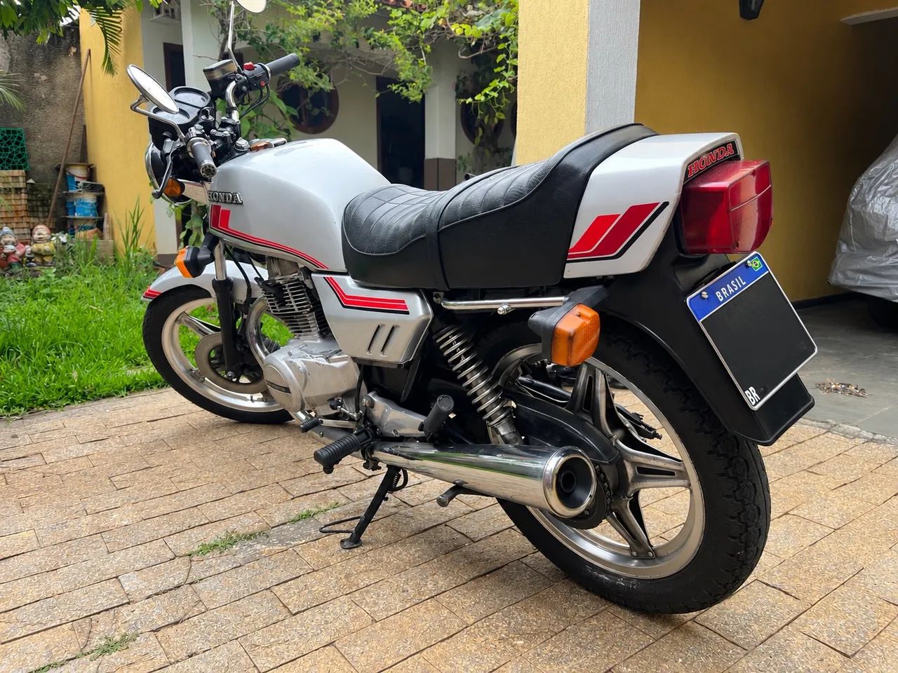 CB 400 PLACA PRETA SEGUNDO DONO