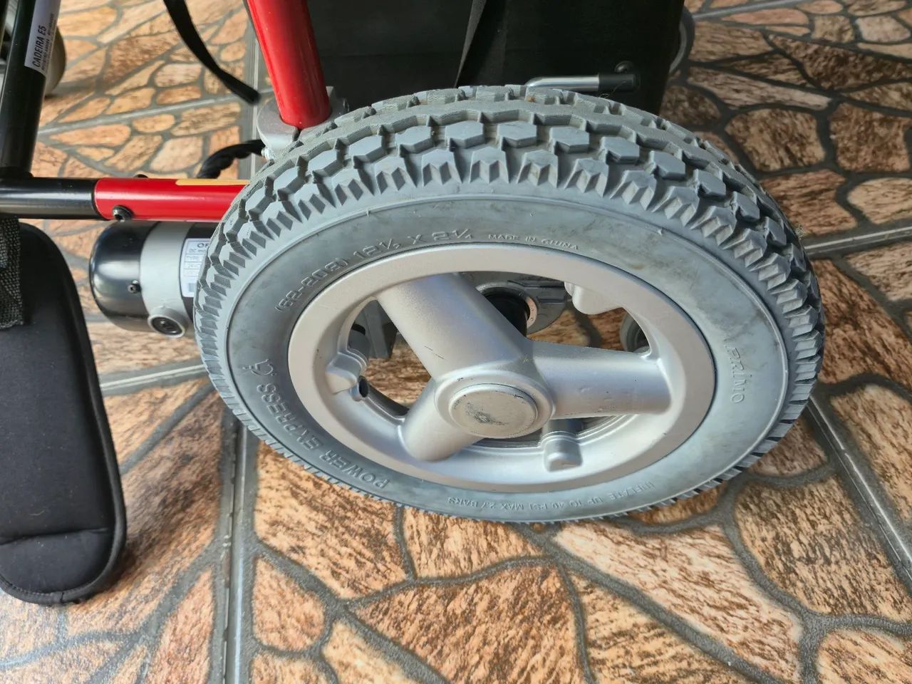 Cadeira motorizada ortobras E5 (nova) - Foto 4