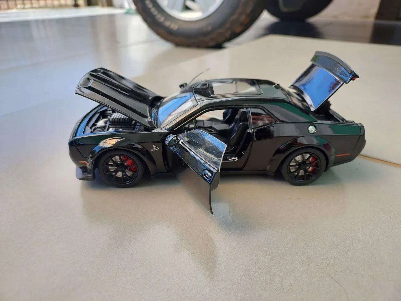 Dodge demon 1:24 som e luz - Foto 4