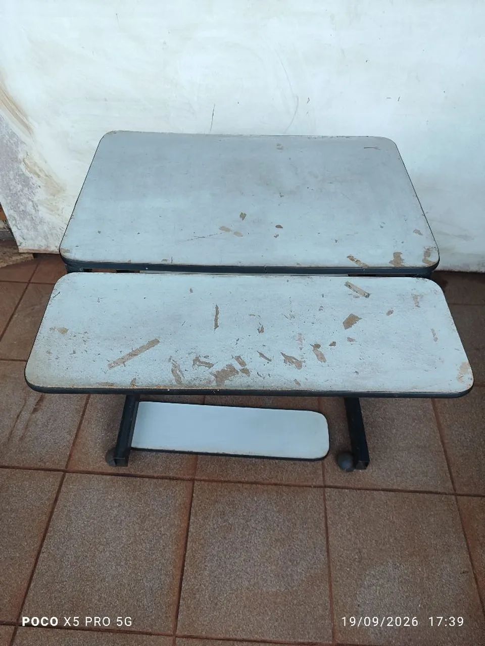 Mesa apoio computador antiga 