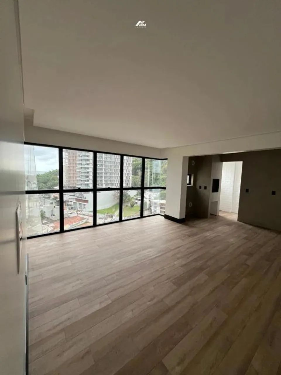Imóvel Moderno com Churrasqueira Privativa e Lazer Completo com Piscinas, Spa e Pub
