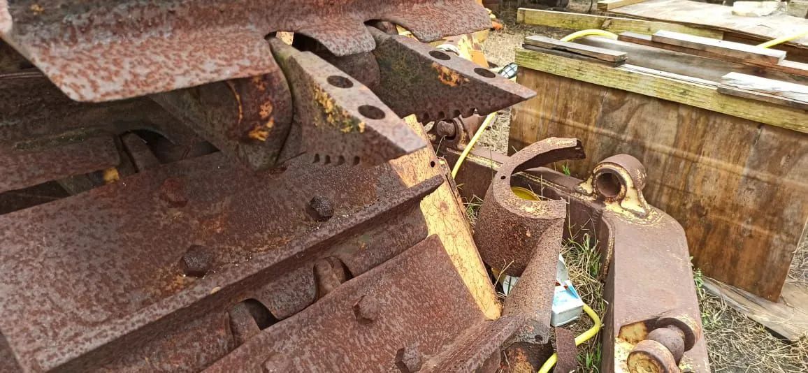 Trator de esteira D6D Caterpillar Rodante Feito, com riper, sem transmissão  - Foto 3