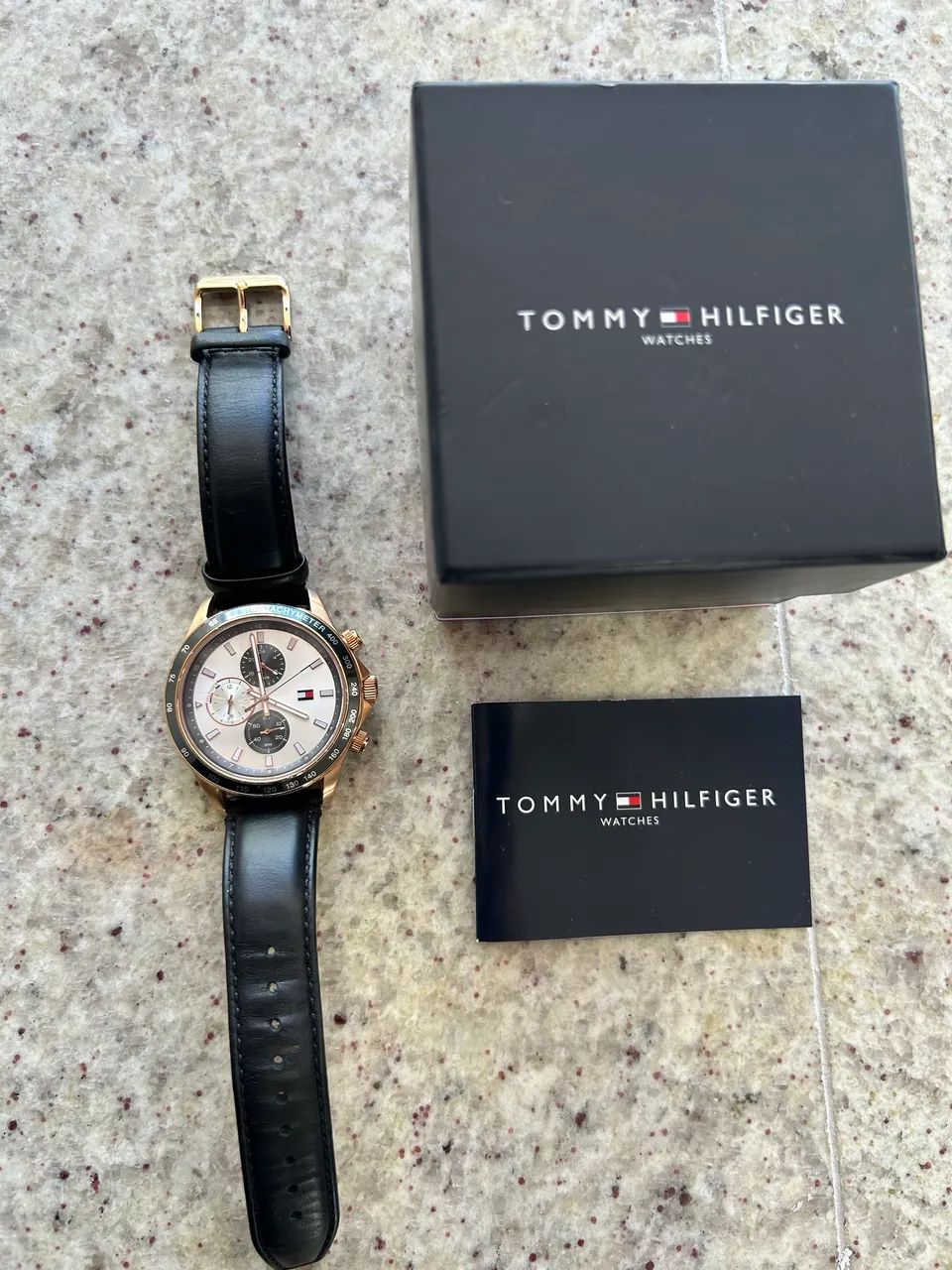 Relógio Tommy Hilfiger Miles - Couro Preto e Ouro Rosa - Foto 3