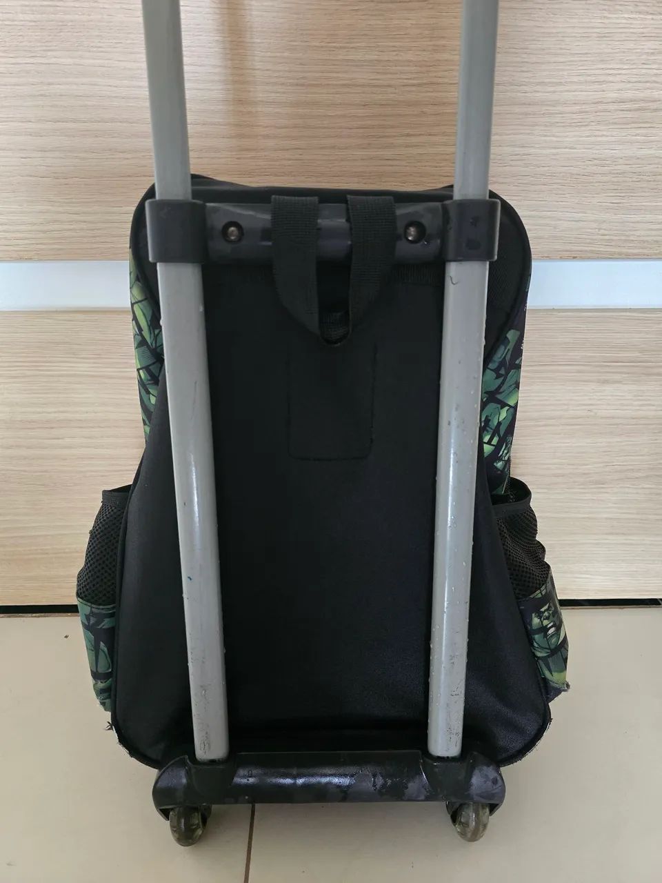 Mochila escolar personagem Hulk - Foto 3