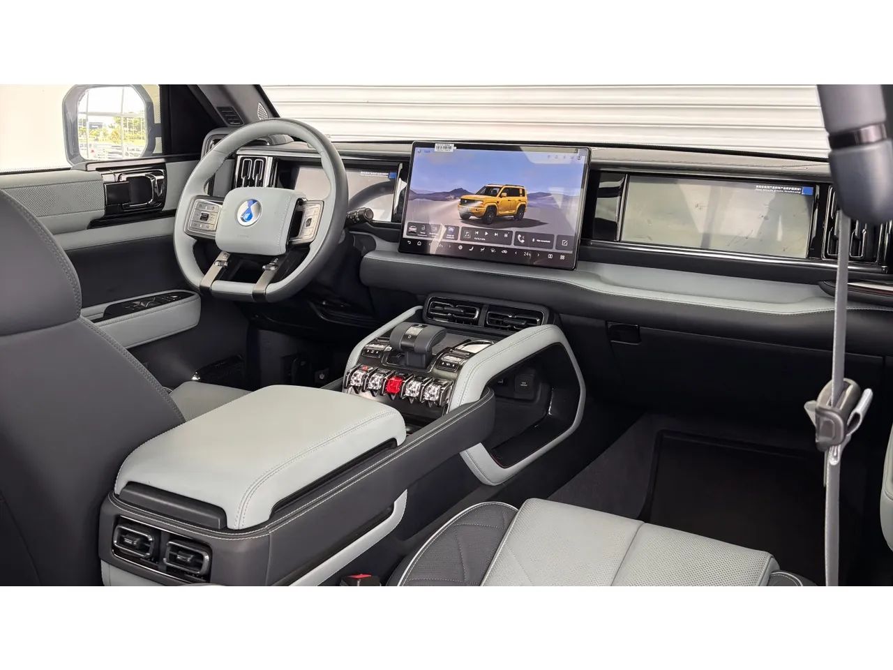 Denza B5 SUV híbrido plug-in, foto 12 de 15