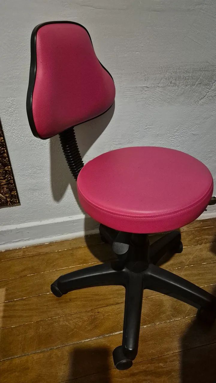 Cadeira Mocho giratória rosa