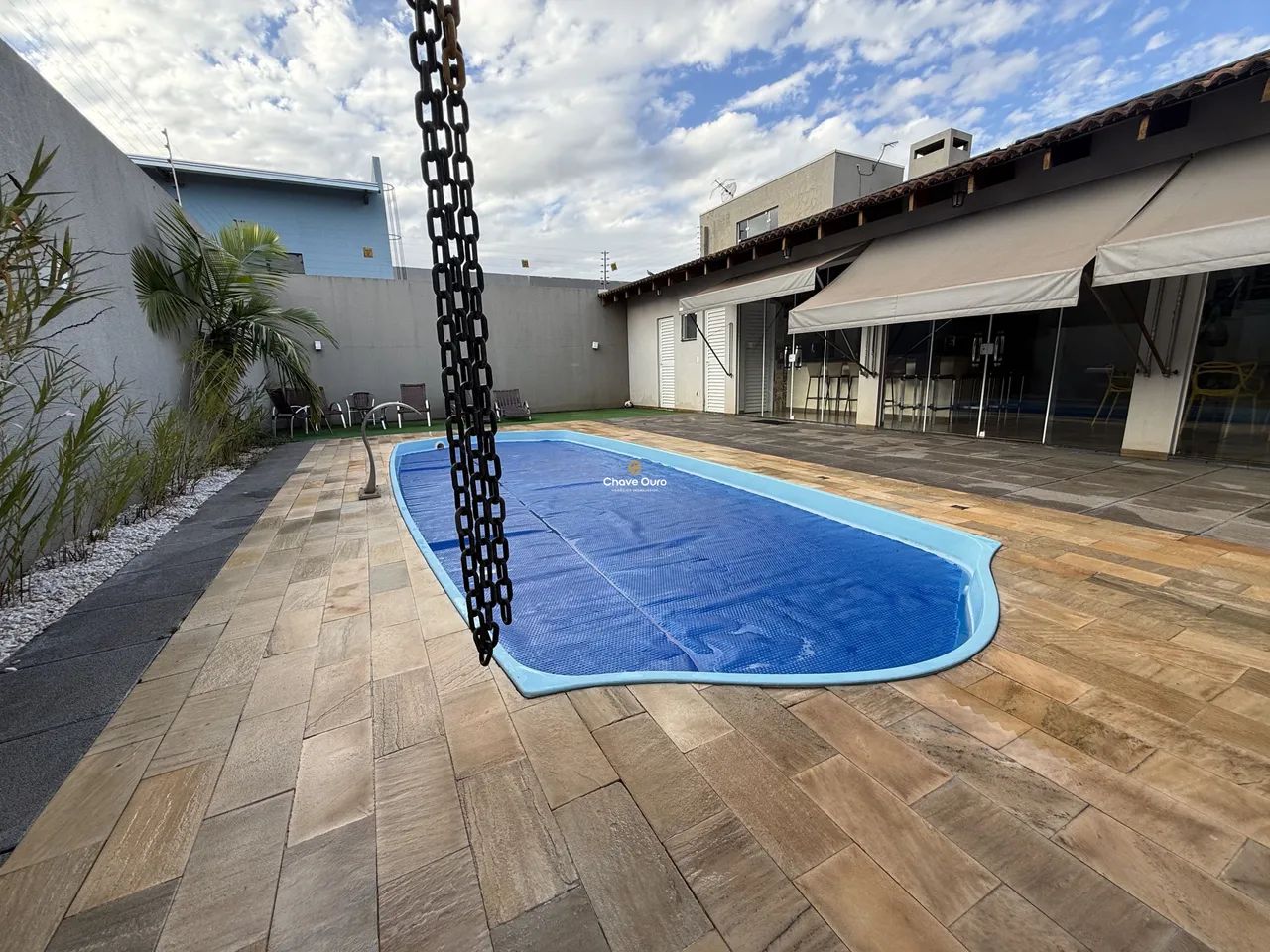 Casa Terrea com piscina e Edícula