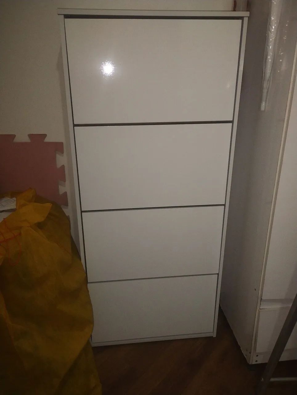 Sapateira  semi nova