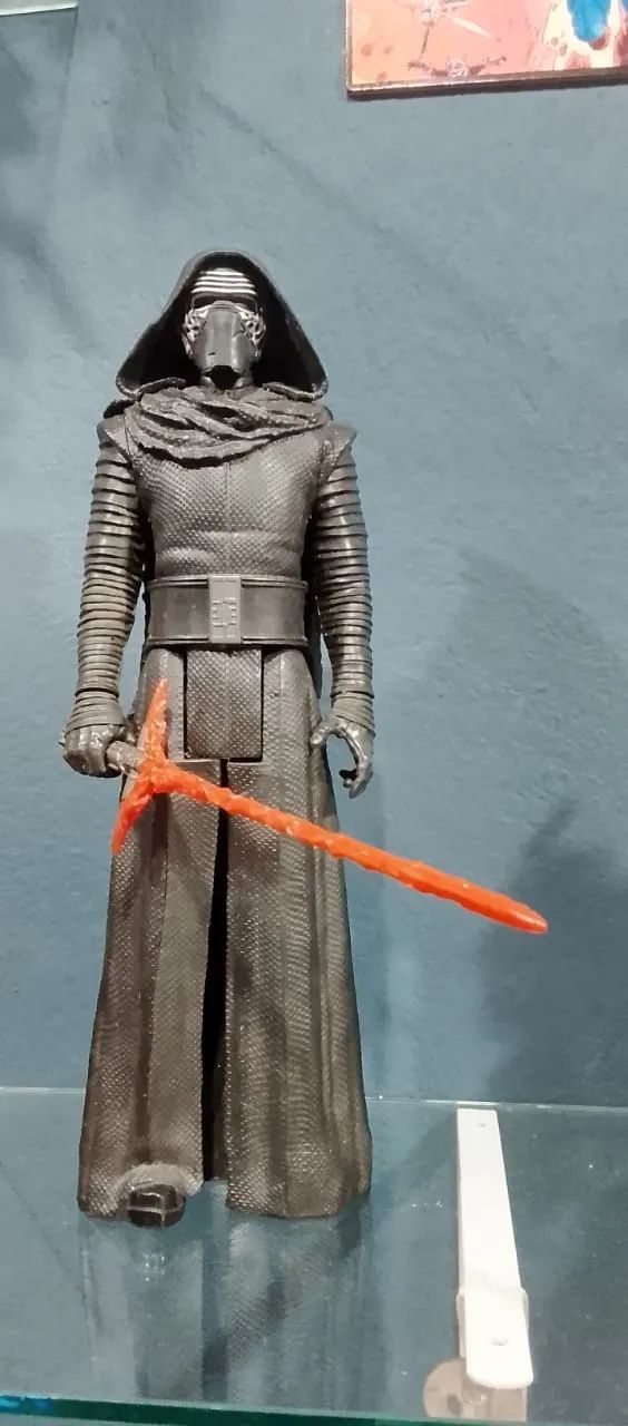 Boneco Star Wars Kylo Ren Titan Hero