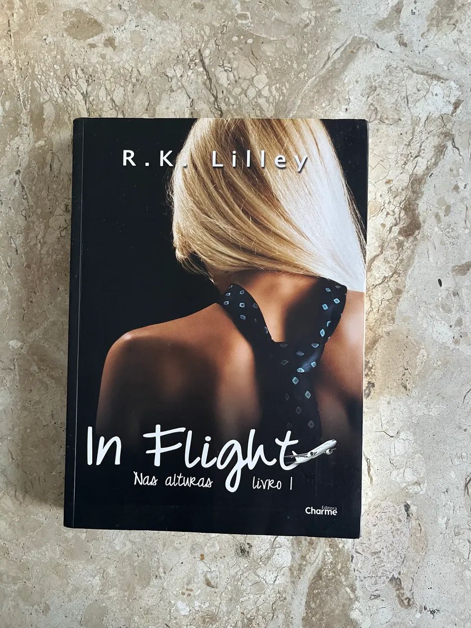 Livro In Flight editora Charme