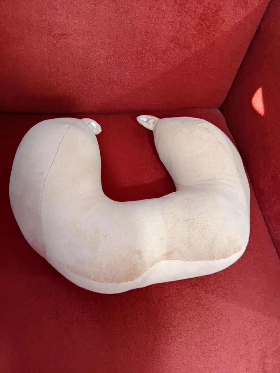 Travesseiro cervical anatômico. Anti alérgico, lavável e não deforma.