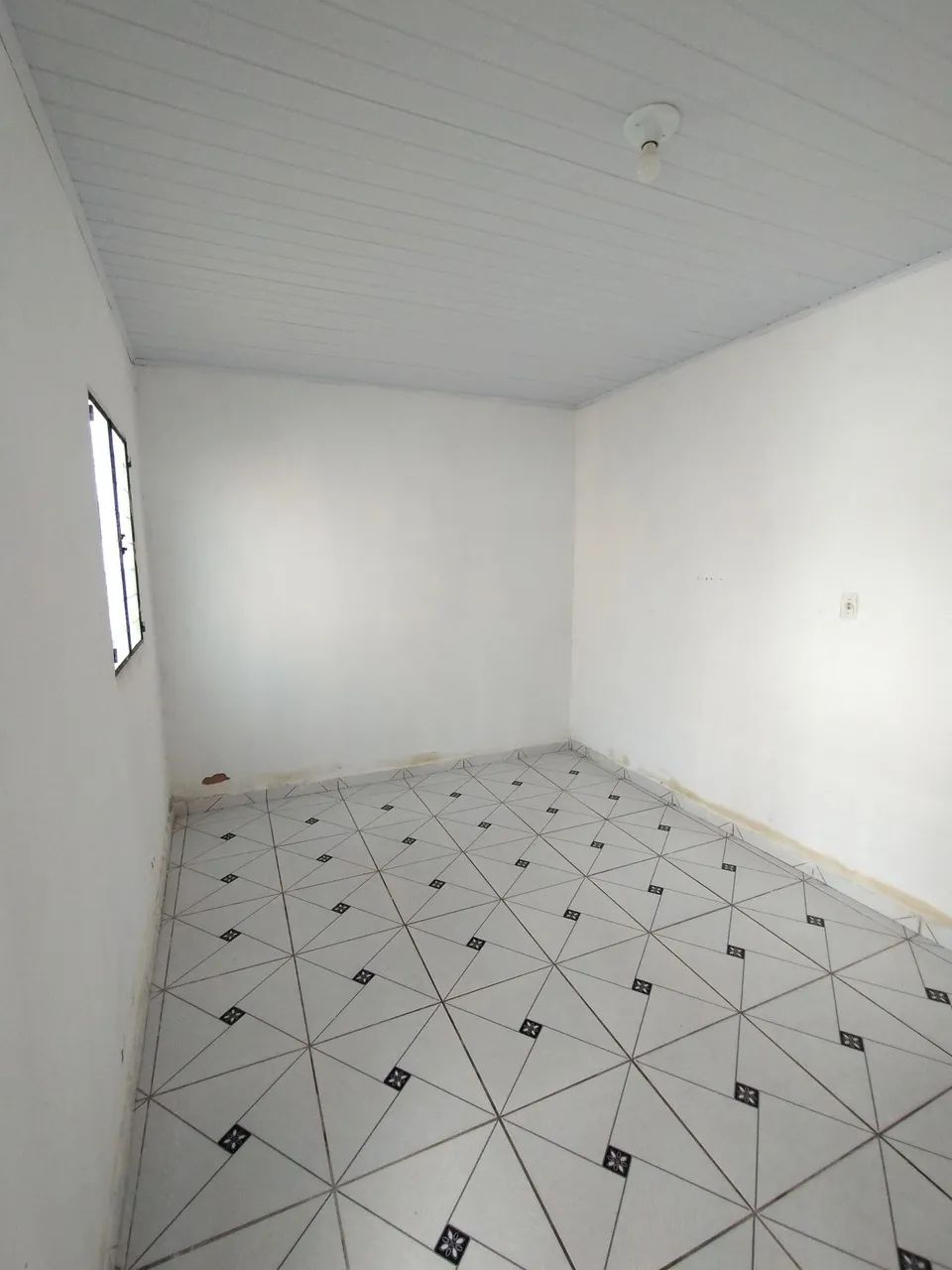 Vende-se Casa *VALOR A NEGOCIAR* - Foto 2