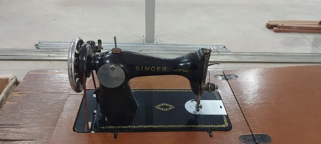 ANTIGUIDADE MÁQUINA SINGER DE COSTURA - Foto 3
