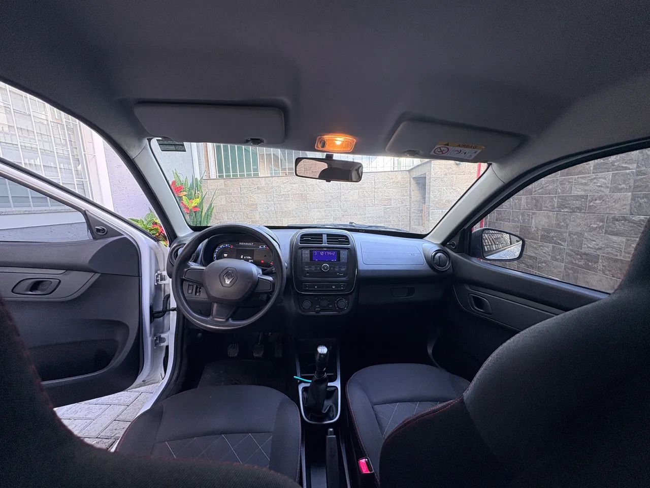 Renault Kwid Zen 1.0 Flex 12V 5P Mec. 2025 - Foto 3