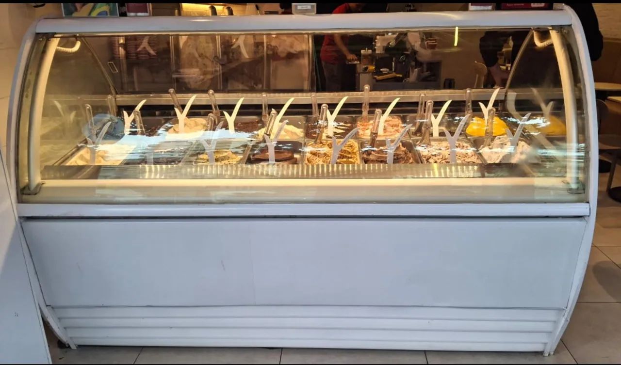 Vitrine ISA Mito 24 sabores 