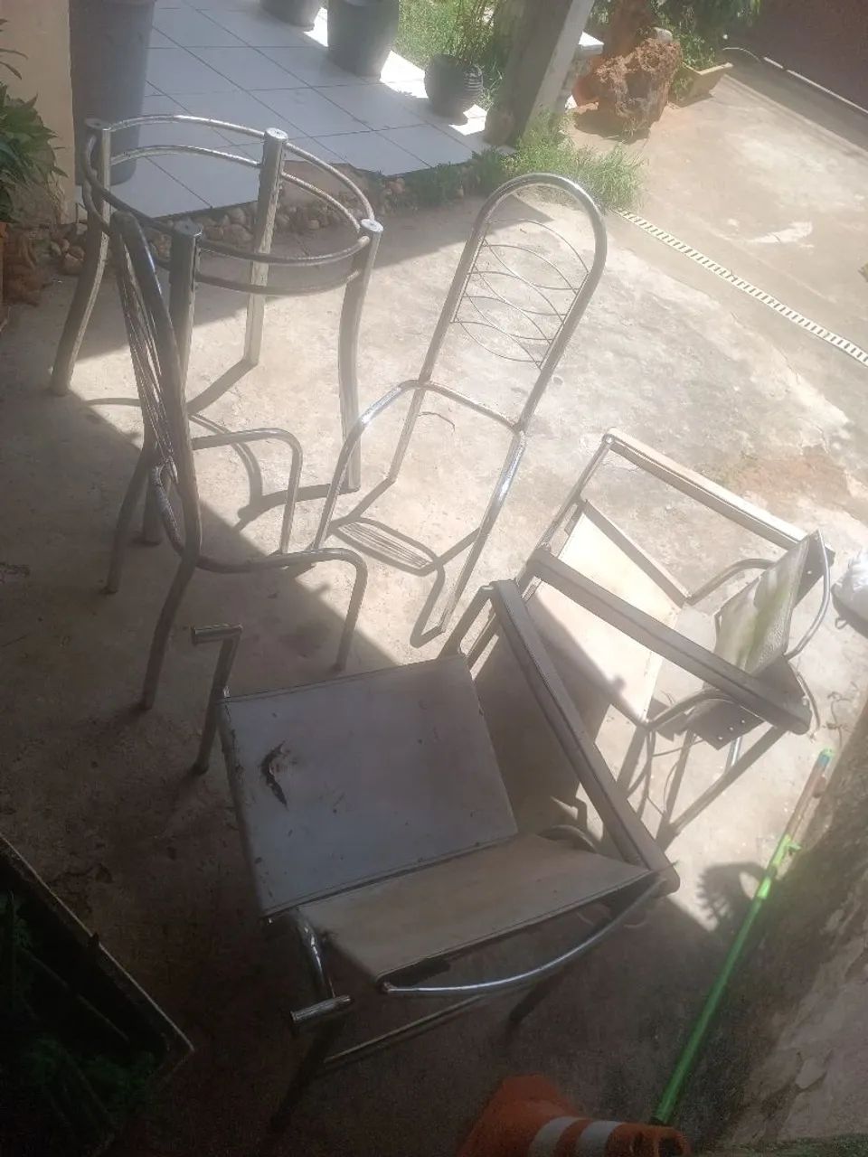 Conjunto mesa cadeiras alumínio para restaurar  - Foto 3