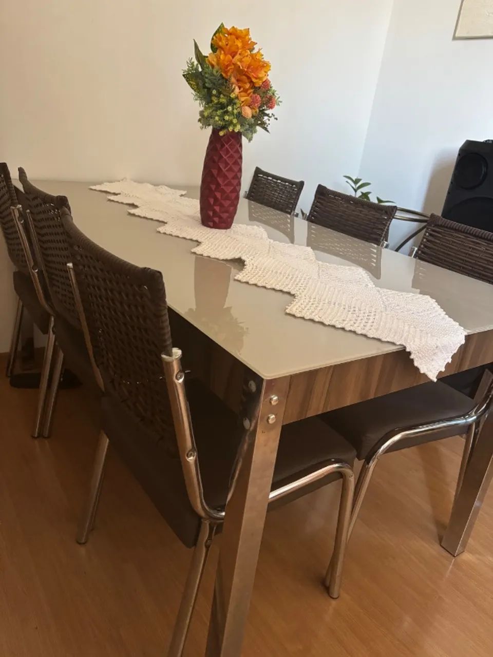 Mesa de jantar quadrada 