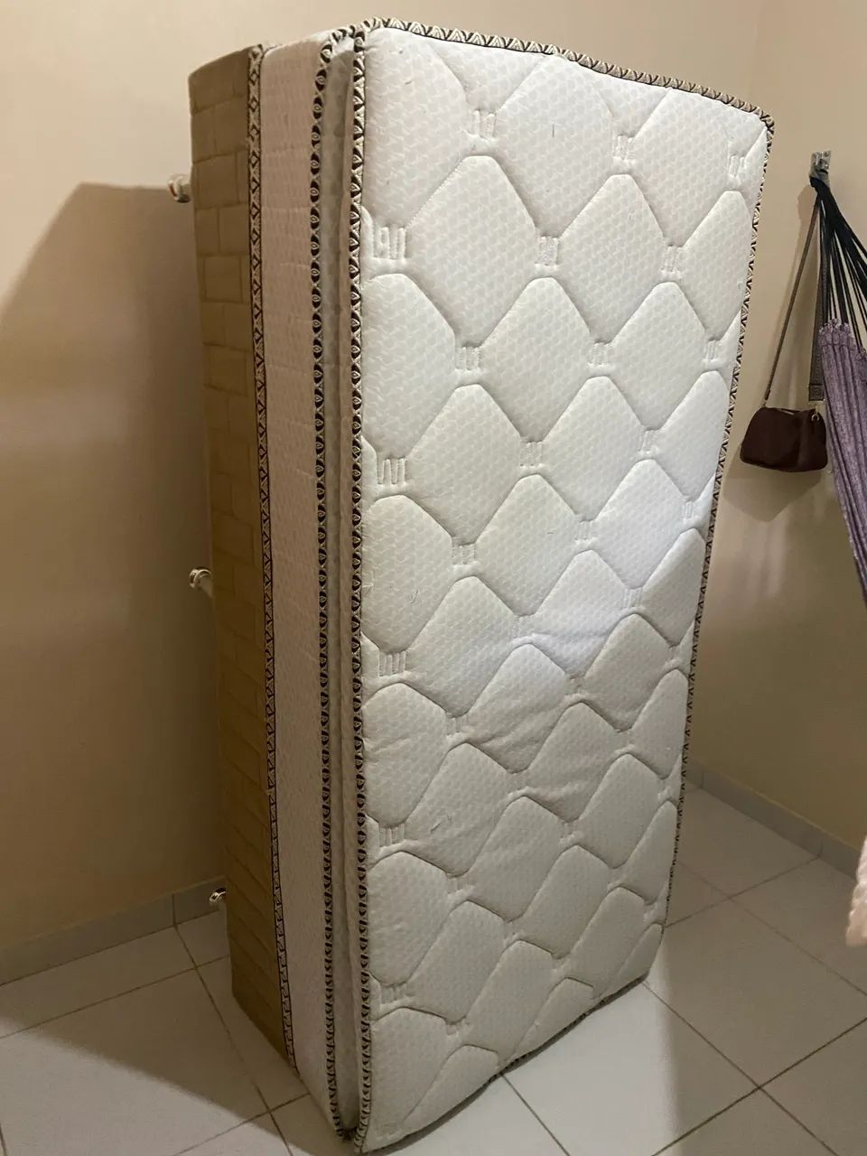 CAMA BOX DE SOLTEIRO ESTOFADA ? LINDA E CONSERVADA!