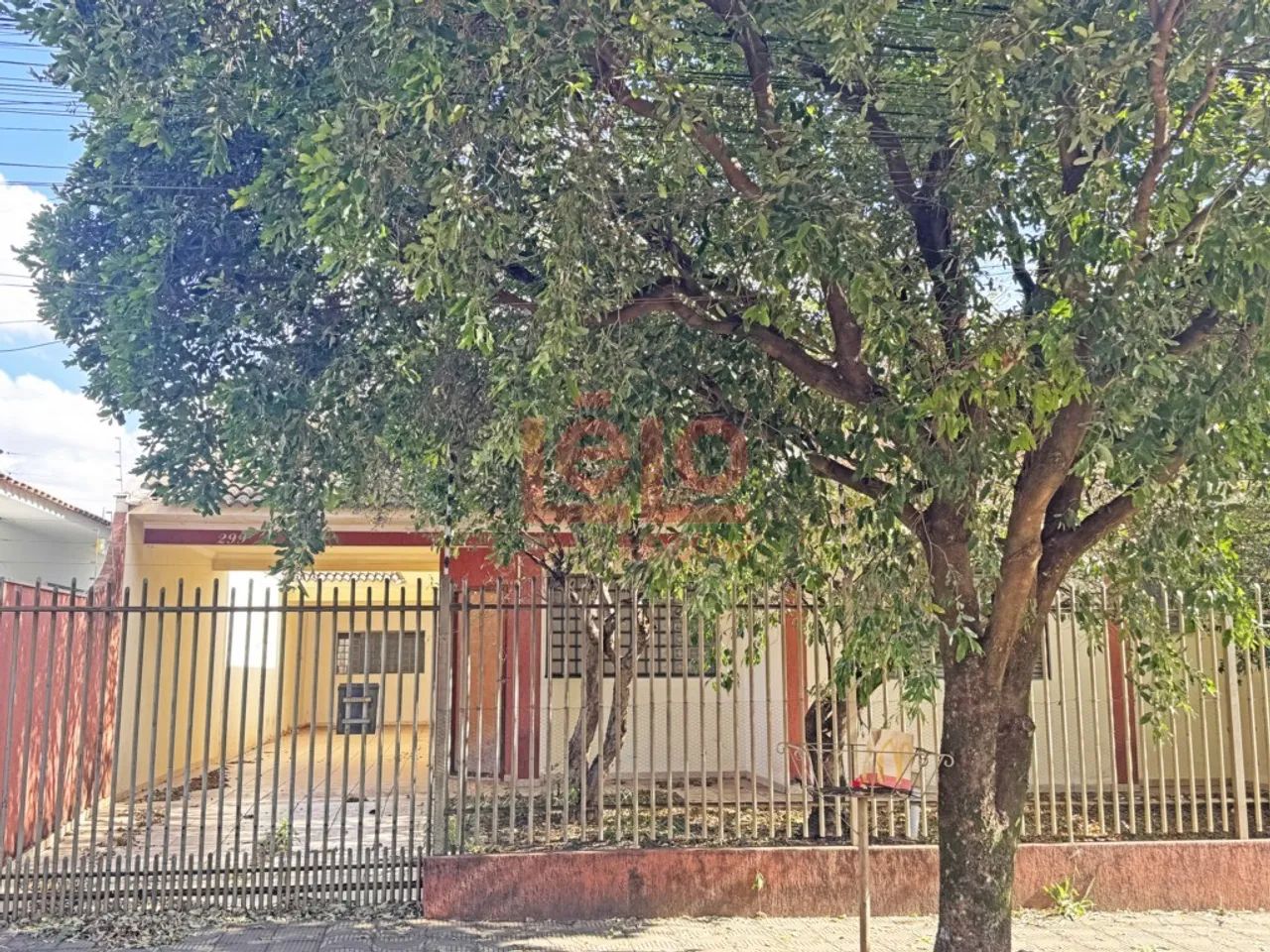 CASA ESPAÇOSA COM EDÍCULA - PRONTA PARA MORAR - Foto 4