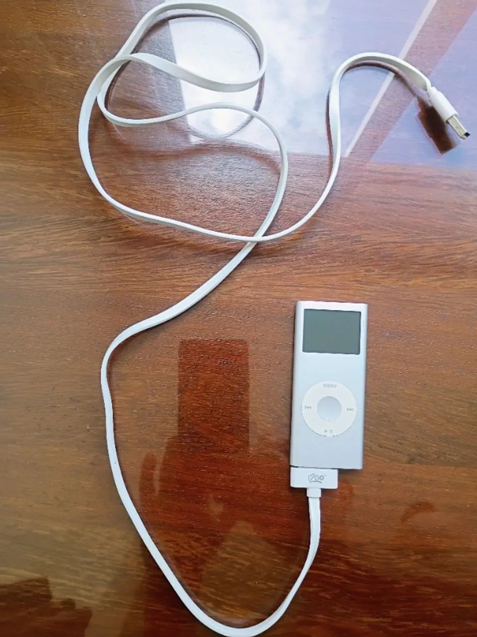 Mini ipod da Apple 2GB com torre e cabo original 