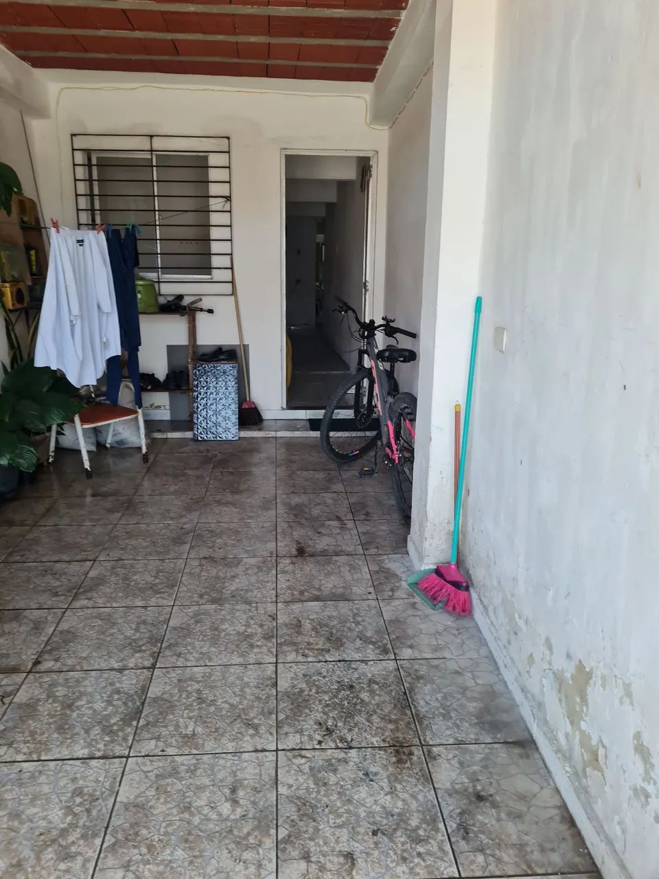 Aluga-se  Quarto individual e mobiliado para Estudantes - Foto 2