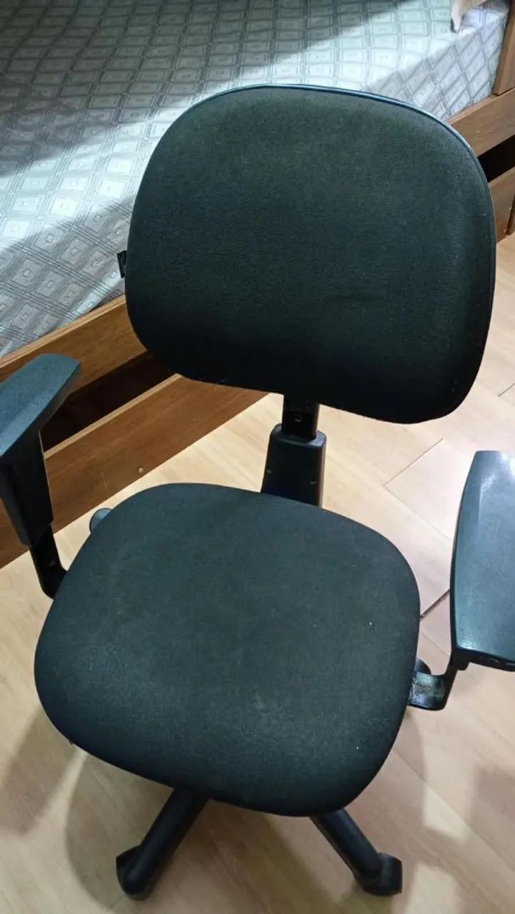 Computador, mesa e cadeiras  - Foto 3