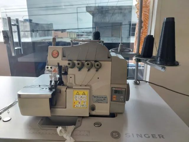 Maquina de costura tipo Overlock Marca Singer  Digital - Foto 4