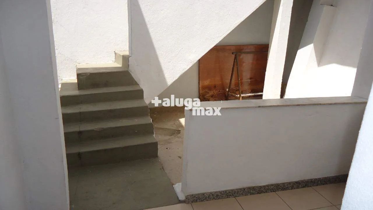 Casa com 03 quartos no Cachoeirinha - Foto 2