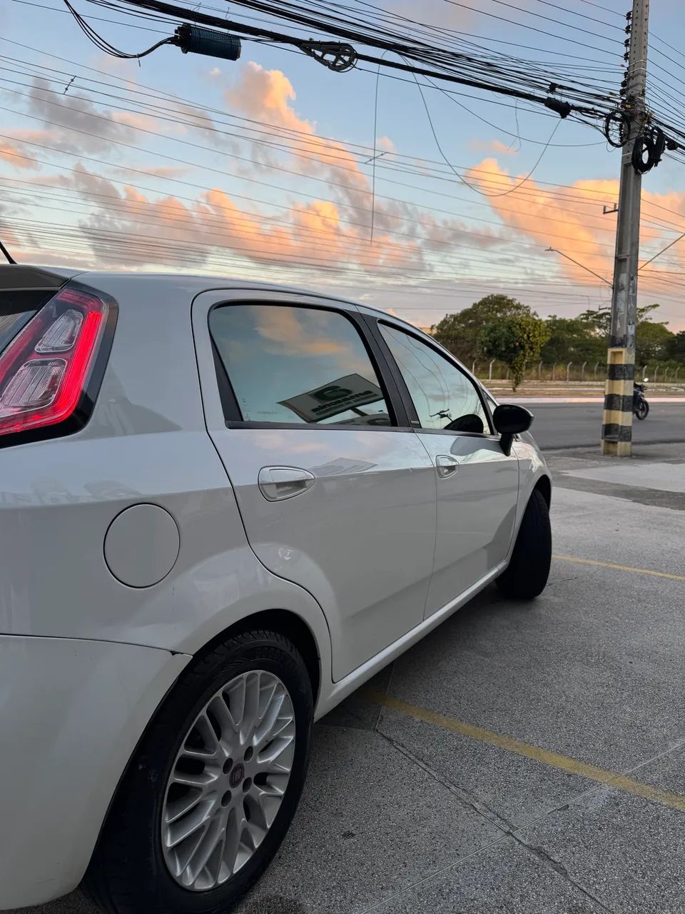 Fiat Punto Essence 1.6 Flex 16V 5P 2014 - Foto 5
