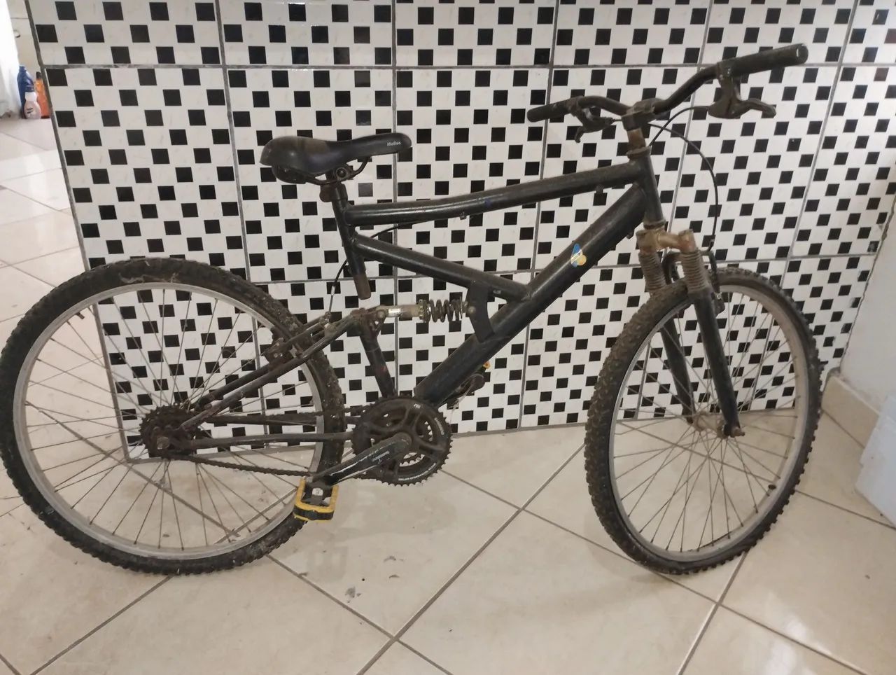 Bicicleta aro 26 - 6 marchas