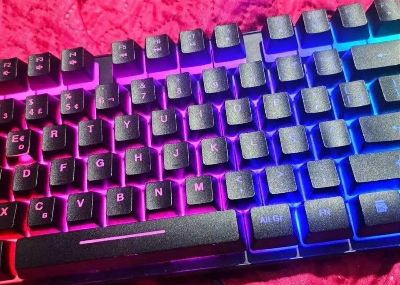 Teclado gamer RGB