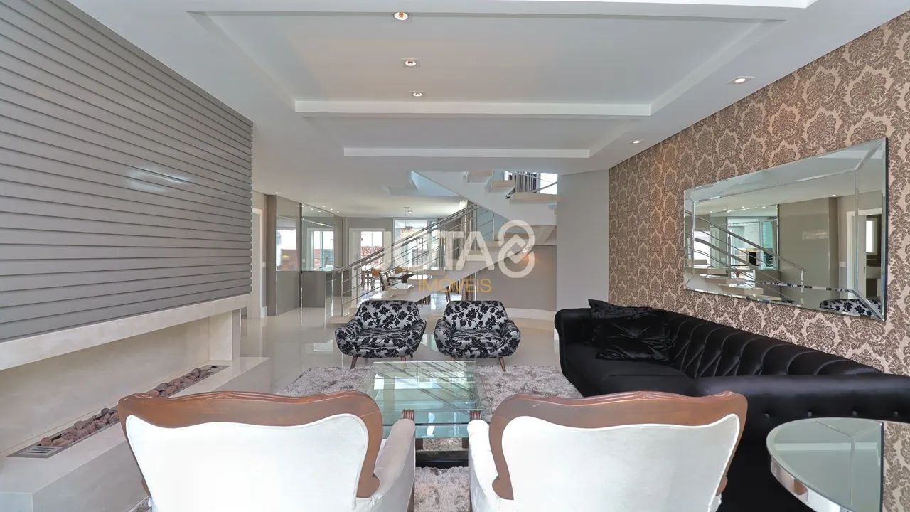 CASA CLÁSSICA COM 3 SUÍTES, ESCRITÓRIO E PISCINA! Casa clássica com 3 suítes, escritório e - Foto 4