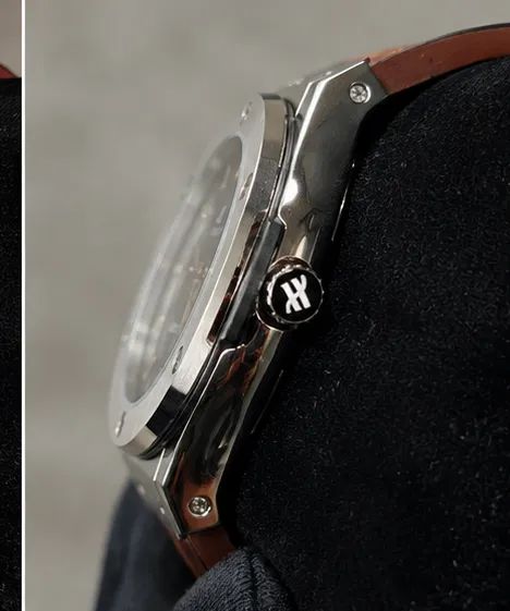 Lindo Relogio de pulso, com pulseira de couro e fecho diferenciado - R$350 só hoje - Foto 2