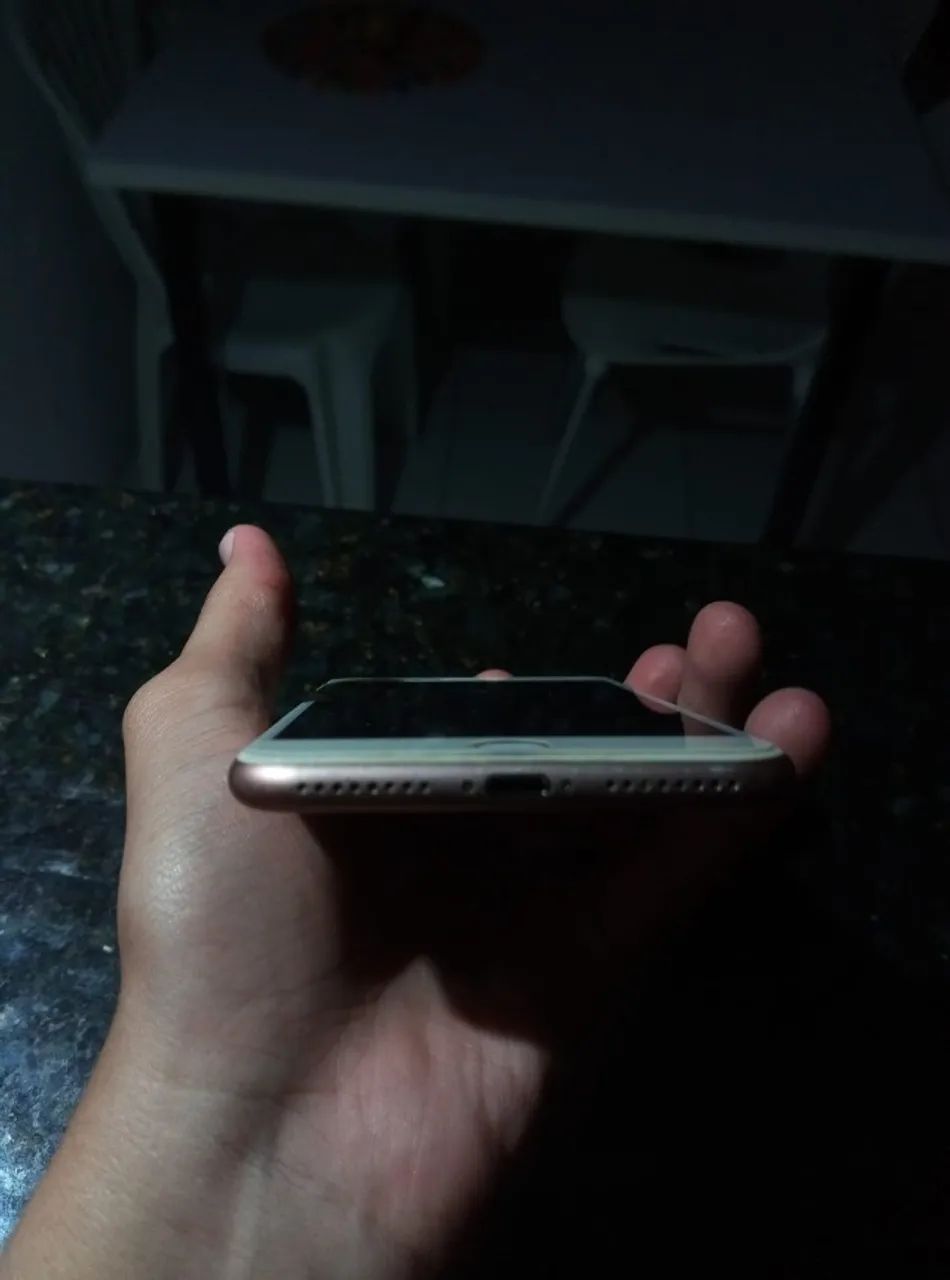 iPhone 8 Plus 64GB - Funcionando - Bom estado - Foto 2