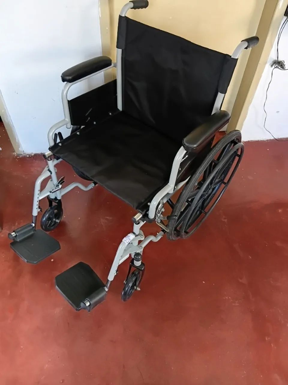 Cadeira de rodas NOVA 