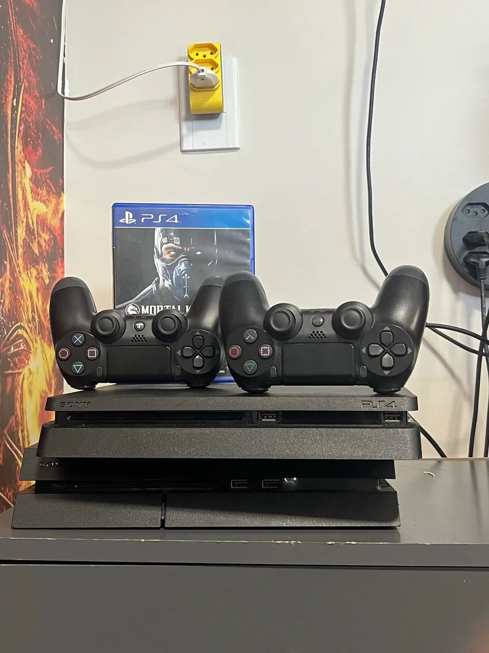 Ps4 Slim 1TB com 2 controles  - Foto 3