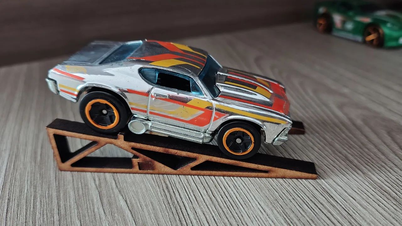 Dupla de miniaturas HotWheels Tooned - Foto 3