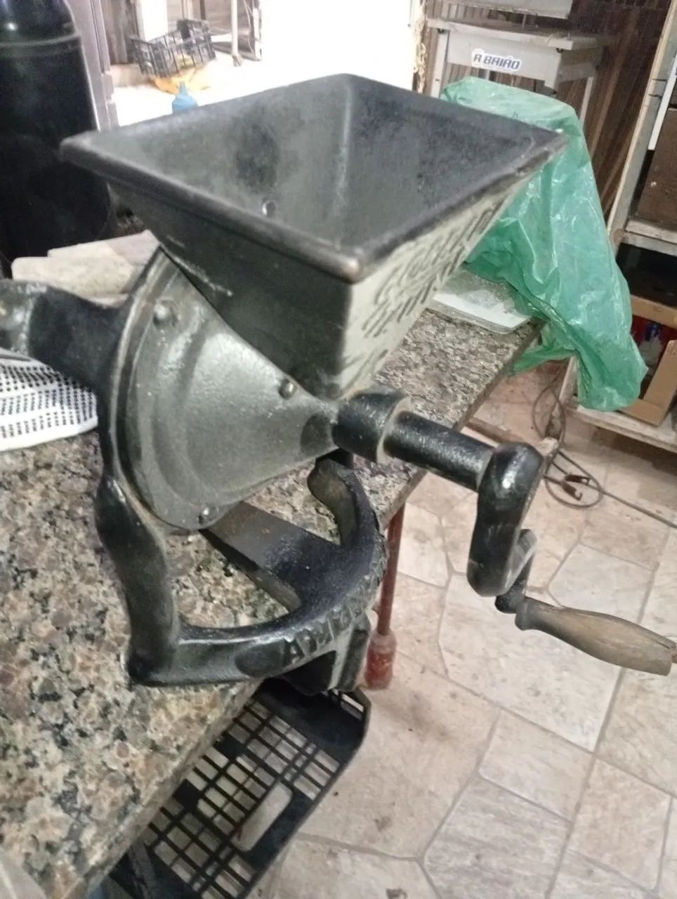 Moedor de café antigo número 4 - Foto 2