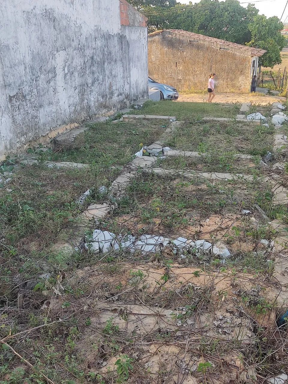 Terreno já com alicerce  vendo ou troco  - Foto 4