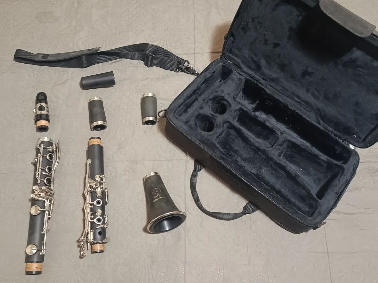 Clarinete Dolphin com estojo - Completo
