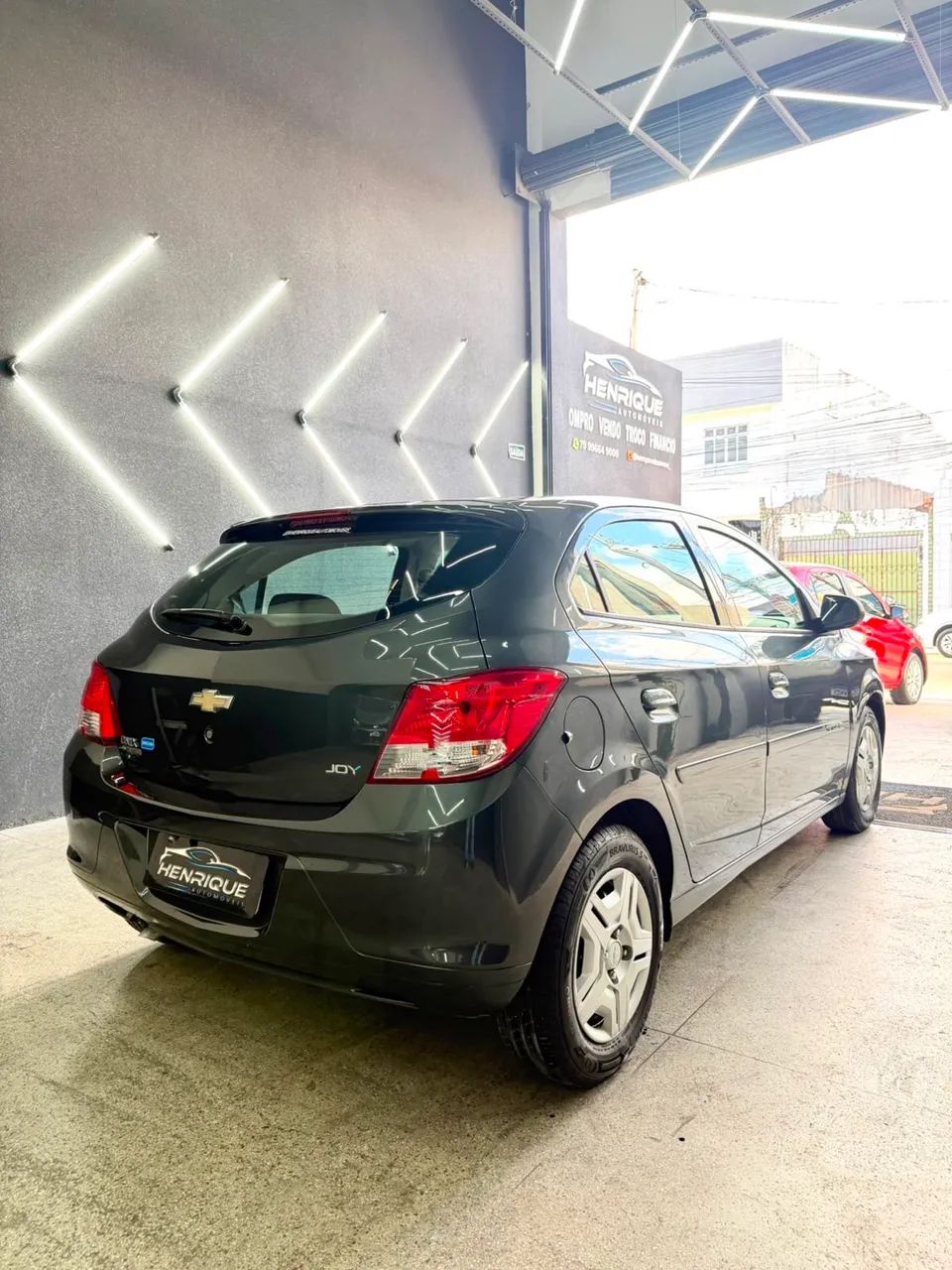 Chevrolet Onix JOY Hatch 1.0 8V Flex Mec. 4P 2018 - Foto 4