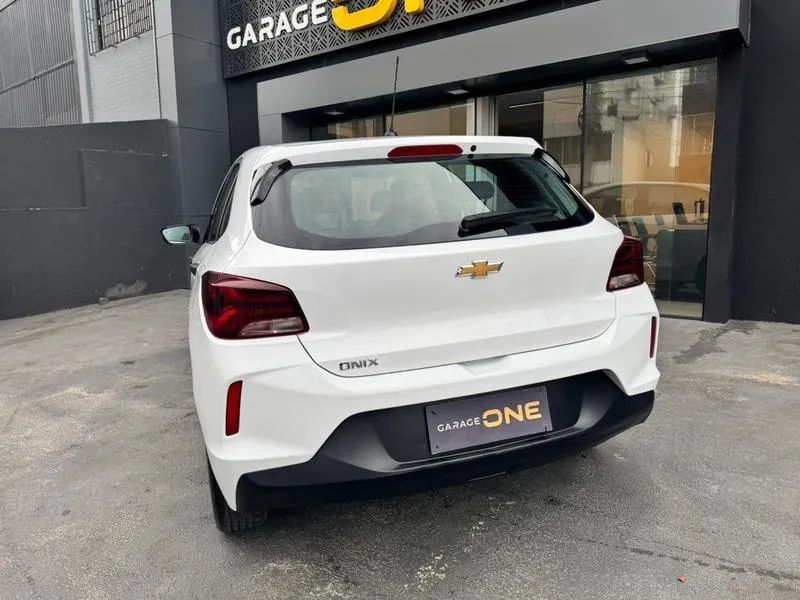 Chevrolet Onix Hatch LT 1.0 8V Flex Mec. 4P 2024 - Foto 4